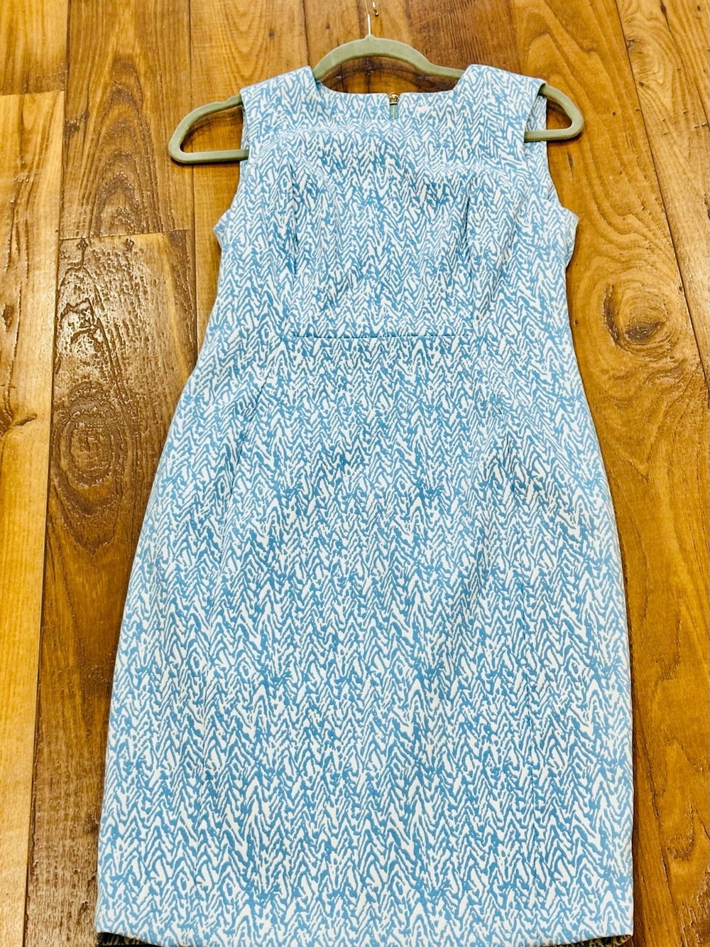 Calvin Klein Blue and White Sleeveless Patterned Sheath Dress